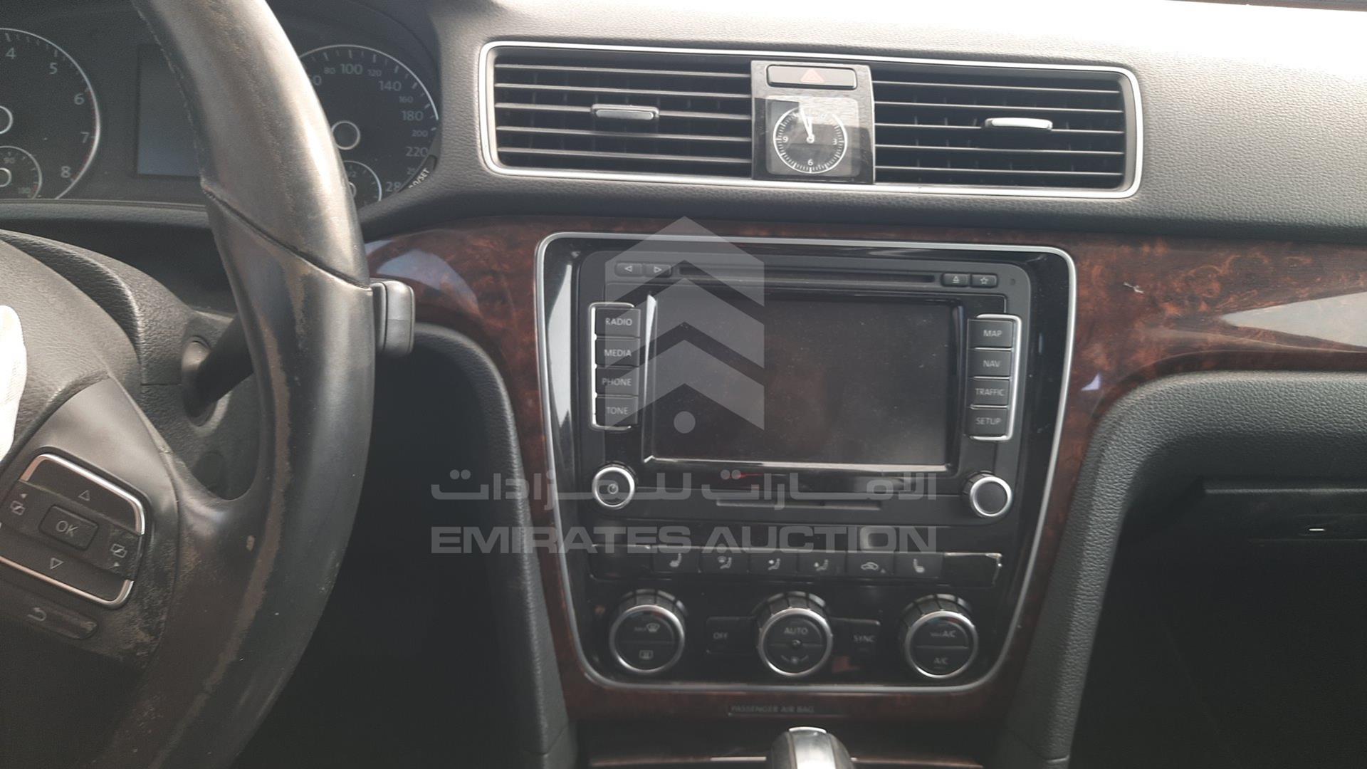 2013 VOLKSWAGEN PASSAT VIN: WVWCR7A38DC012552