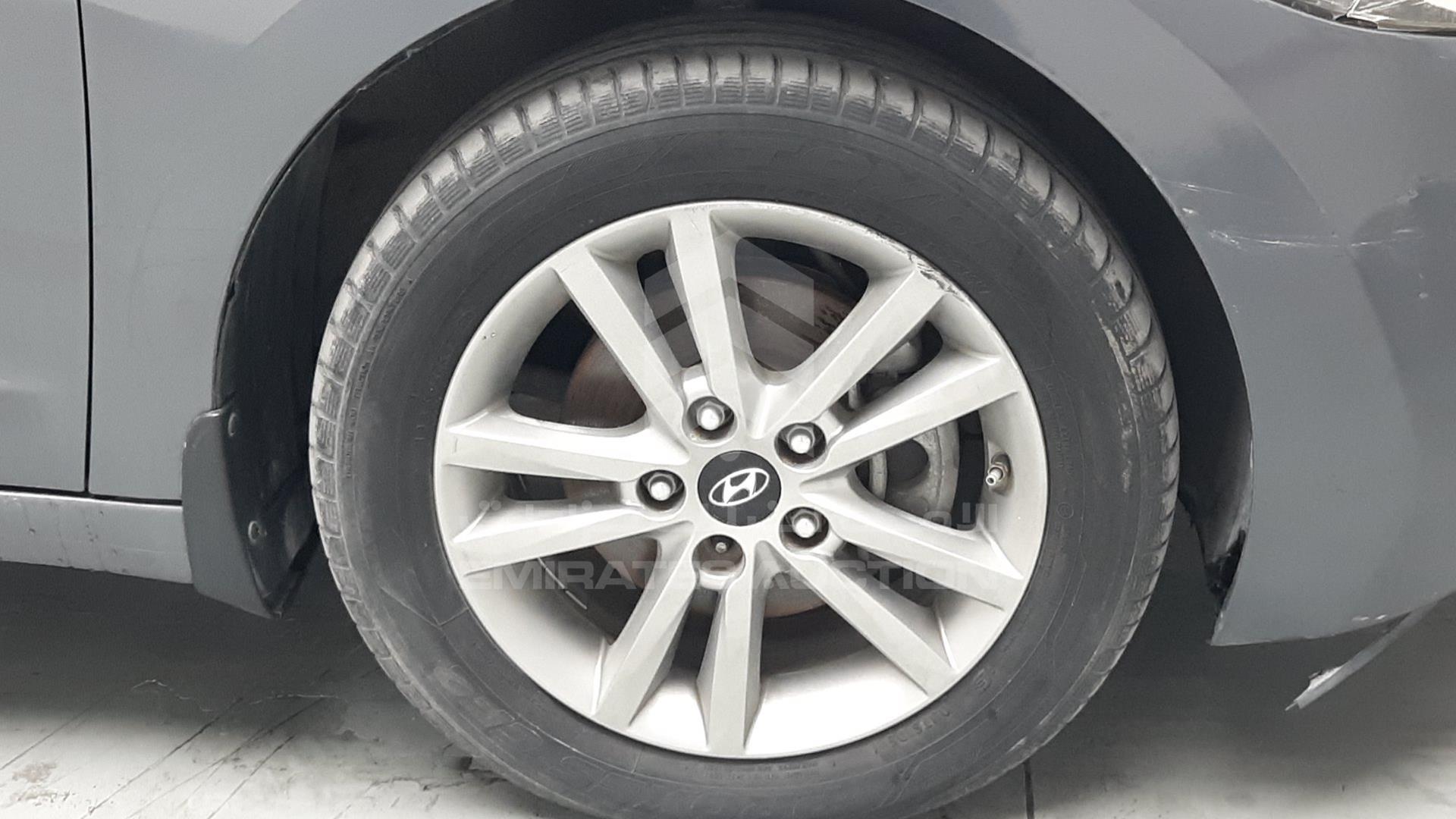2017 HYUNDAI ELANTRA VIN: KMHD741CXHU399092