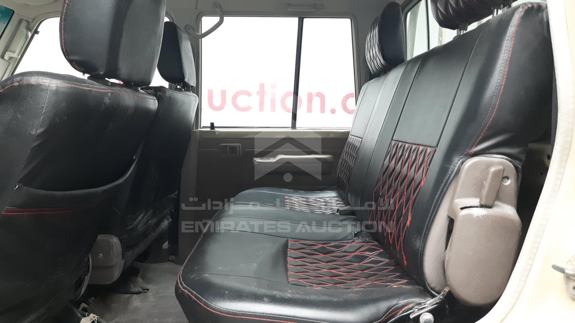 2015 TOYOTA LAND CRUISER VIN: JTFBU71J8F7004298