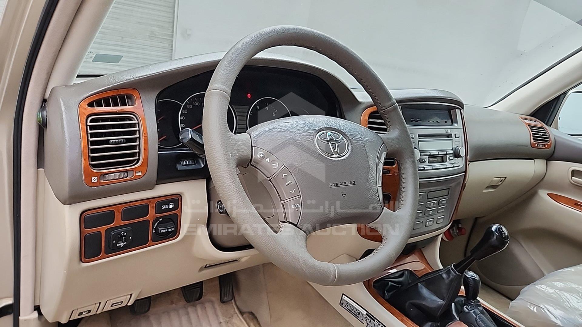 2005 TOYOTA LAND CRUISER VIN: JTEHT05J052069029