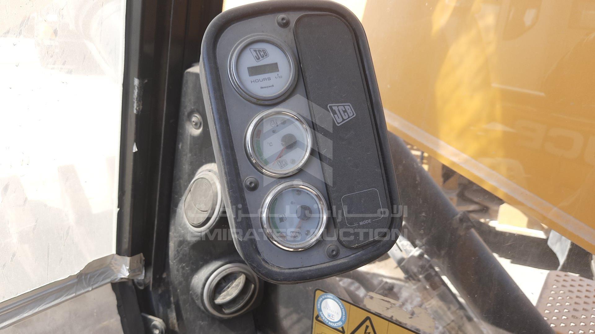 2015 JCB JS205 VIN: PUNJE20BV02359661