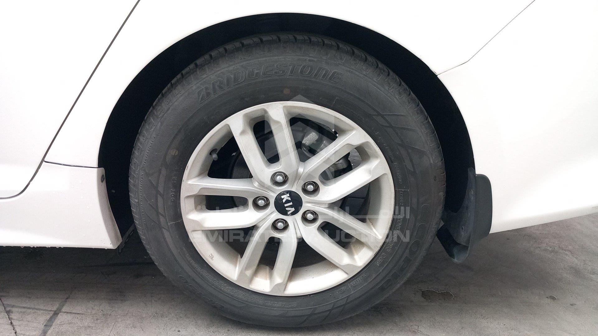 2015 KIA OPTIMA VIN: KNAGM4192F5554592