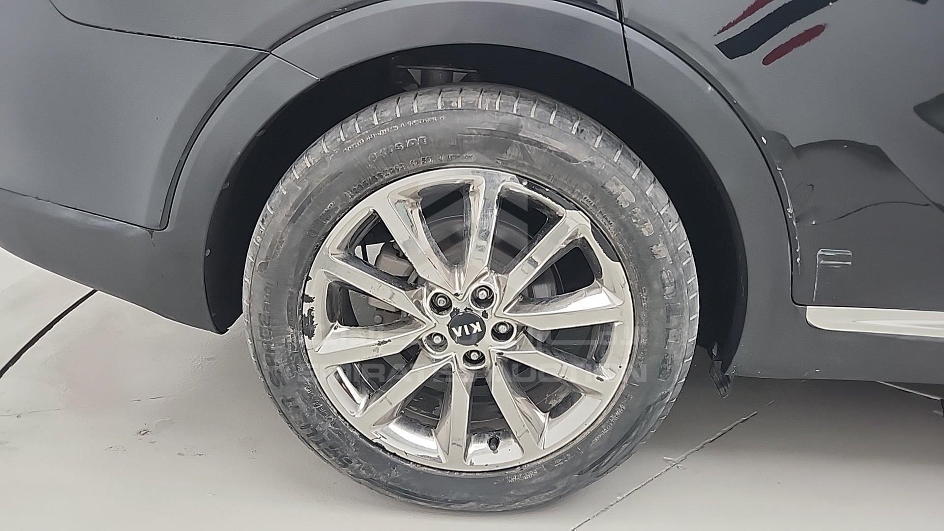 2016 KIA SORENTO VIN: KNAPH814XG5065519