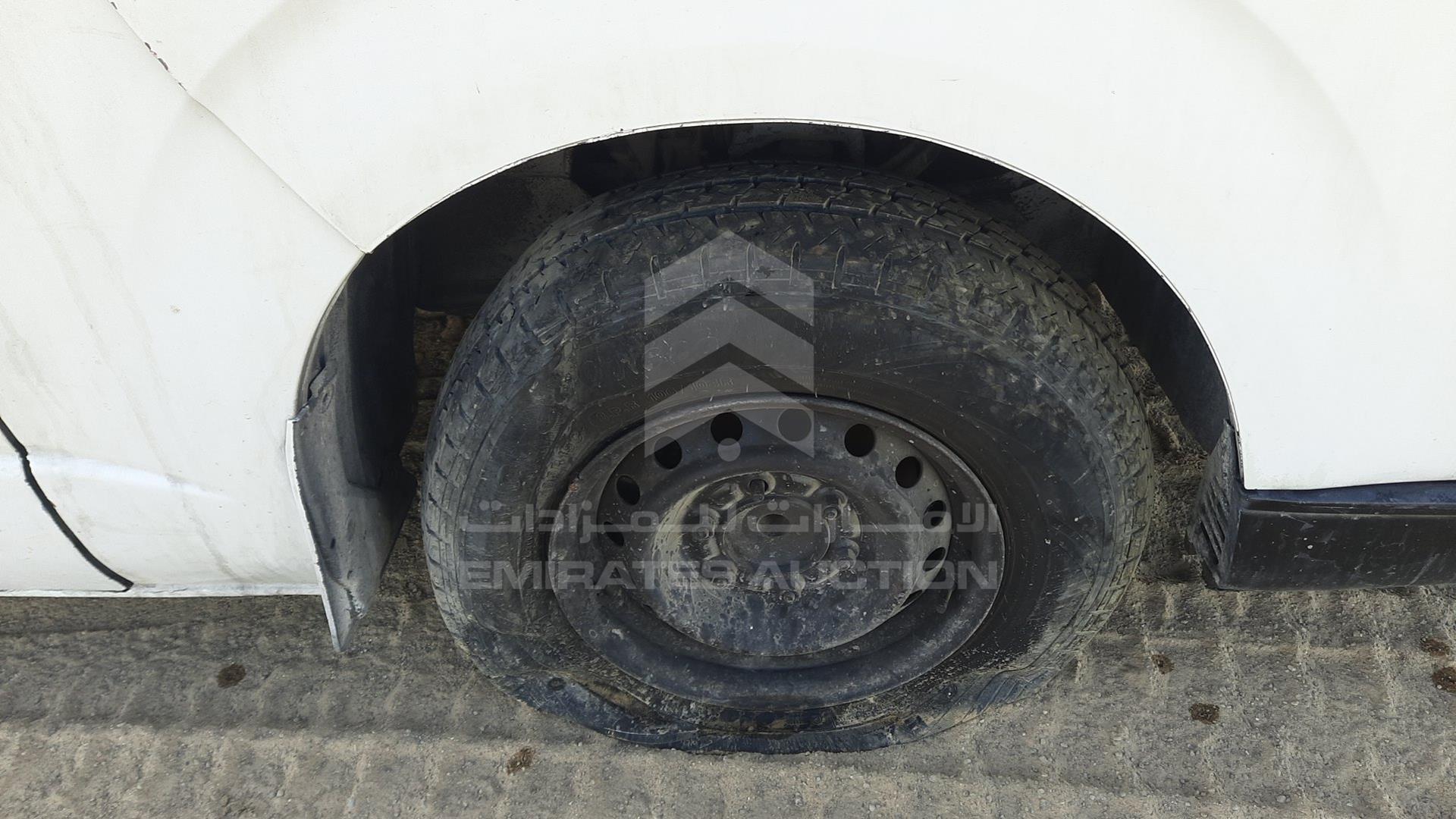 2006 TOYOTA HIACE VIN: JTFHX02PX60010799