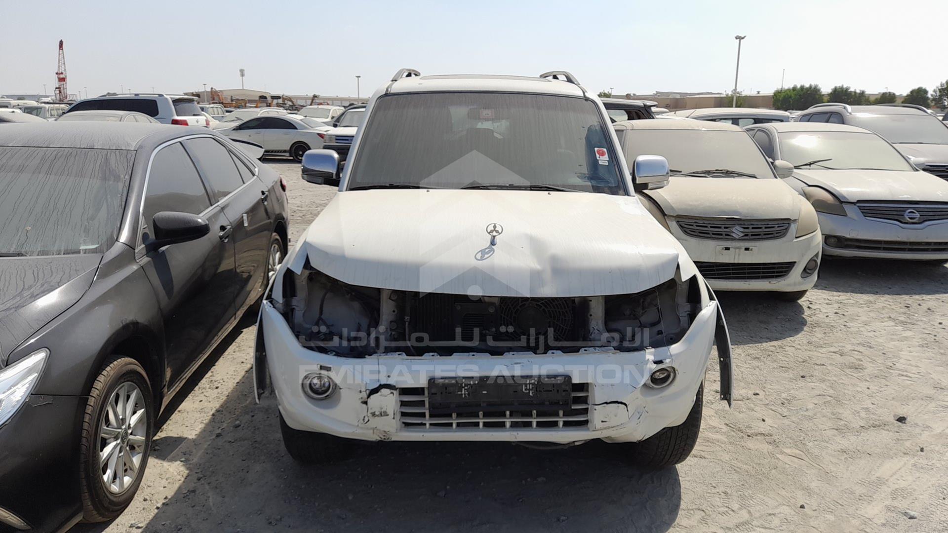 2014 MITSUBISHI PAJERO VIN: JMYLRV95WEJ705109