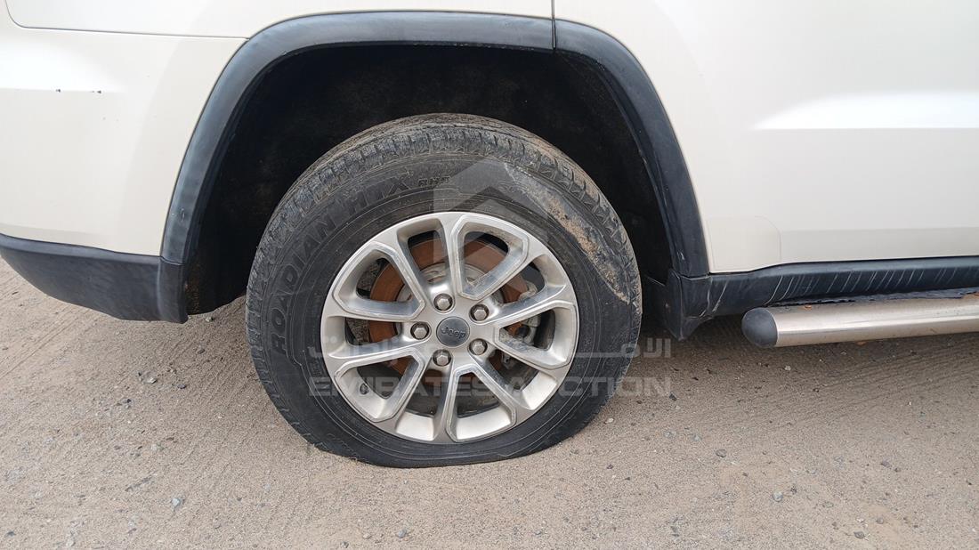 2014 Jeep Grand Cherokee — Rear Right Tyre — Photo 35