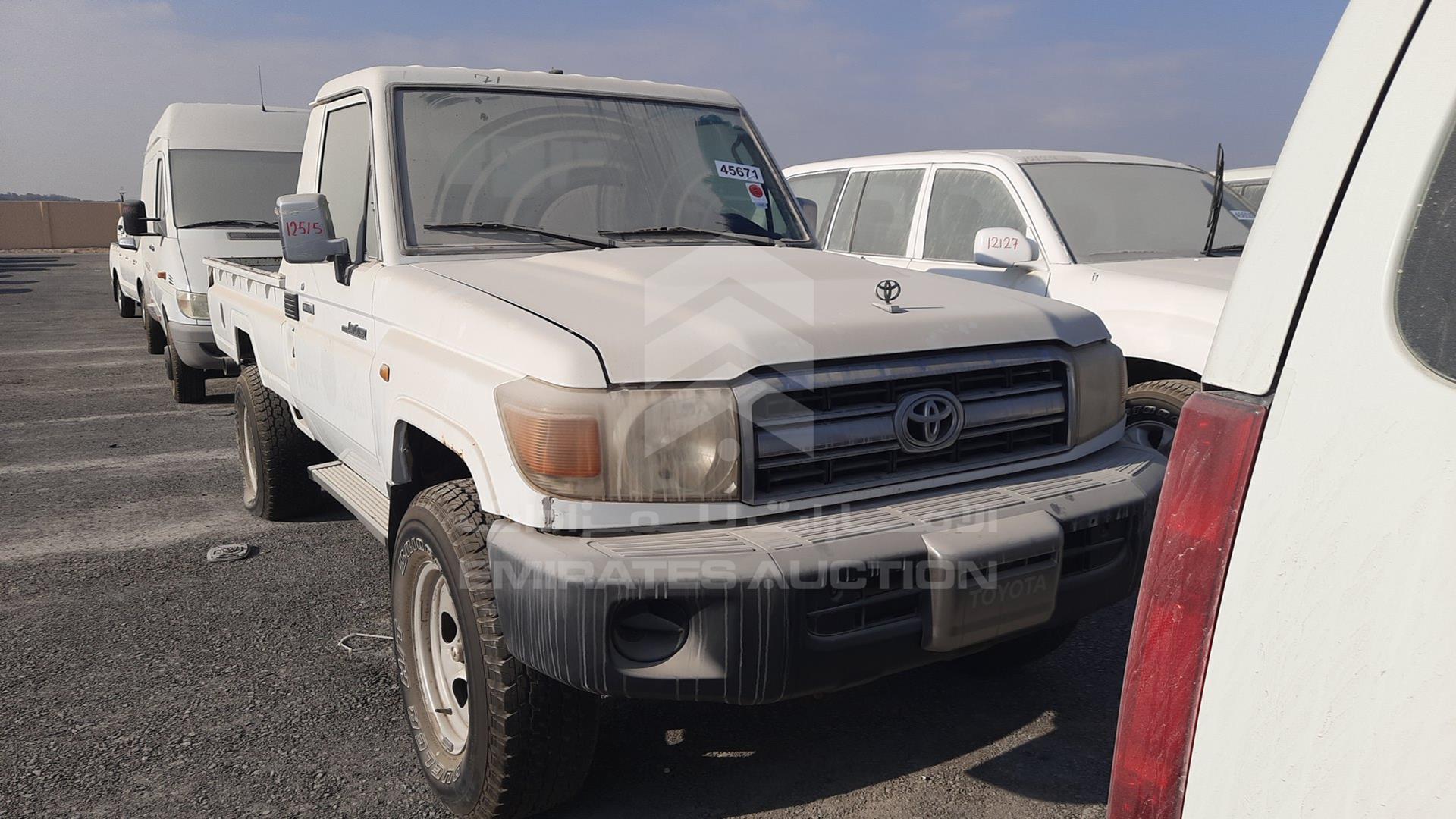 2008 TOYOTA LAND CRUISER PICKUP VIN: JTFLJ73J686045841