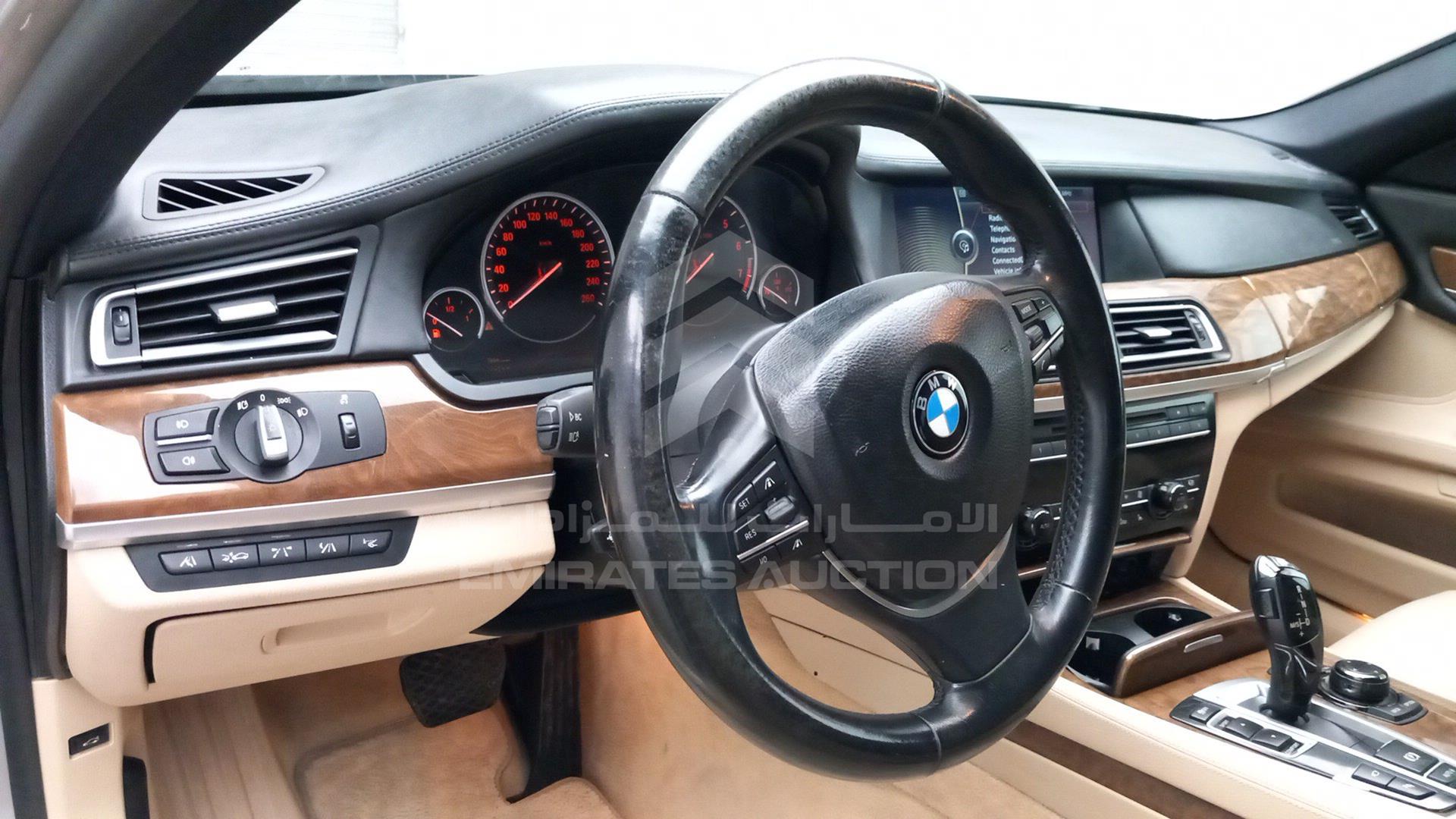 2010 BMW 750 VIN: WBAKB8108AC342700