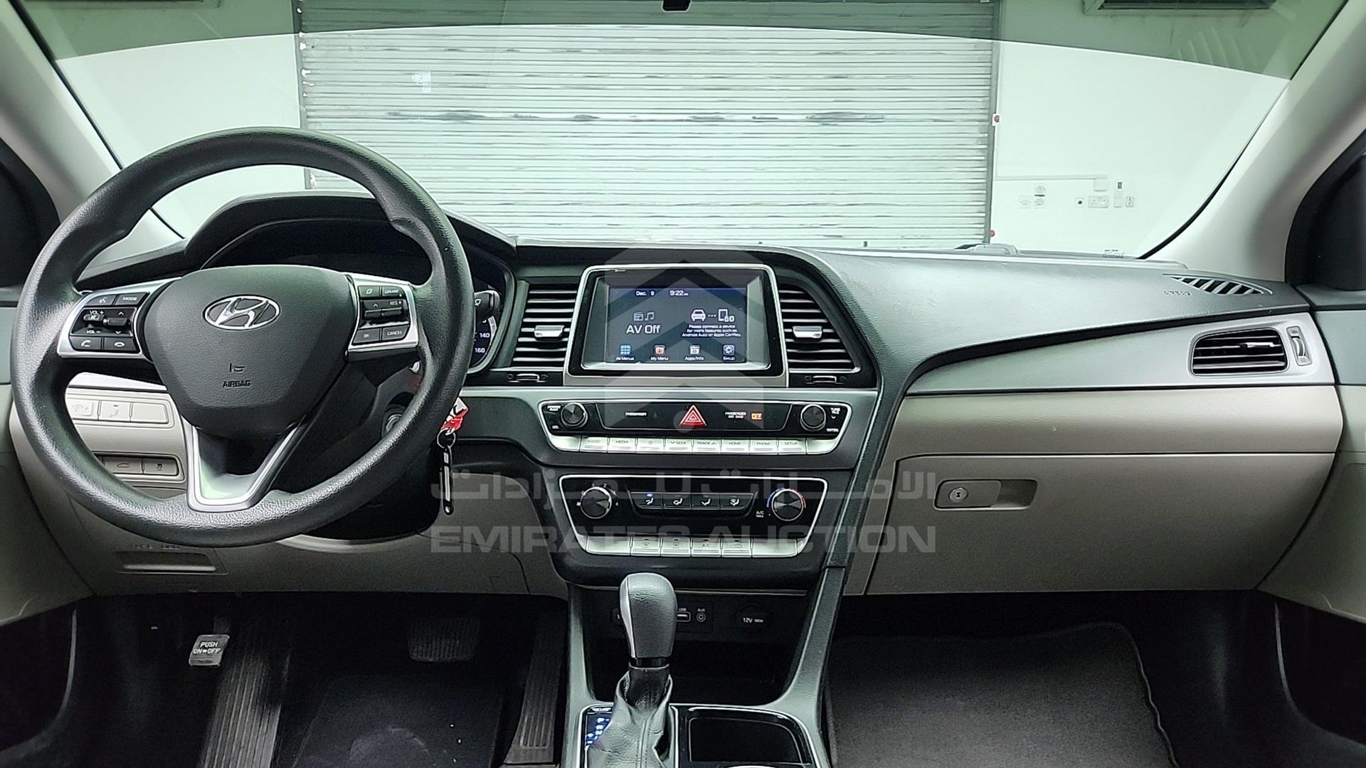 2018 HYUNDAI SONATA VIN: 5NPE24AF5JH680881