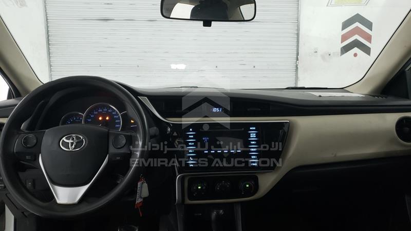 RKLBB9HE9J5206559 Auction: EmiratesAuction Lot: 404120 RKLBB9HE9J5206559 Toyota Corolla 2018 WHITE Photo 15