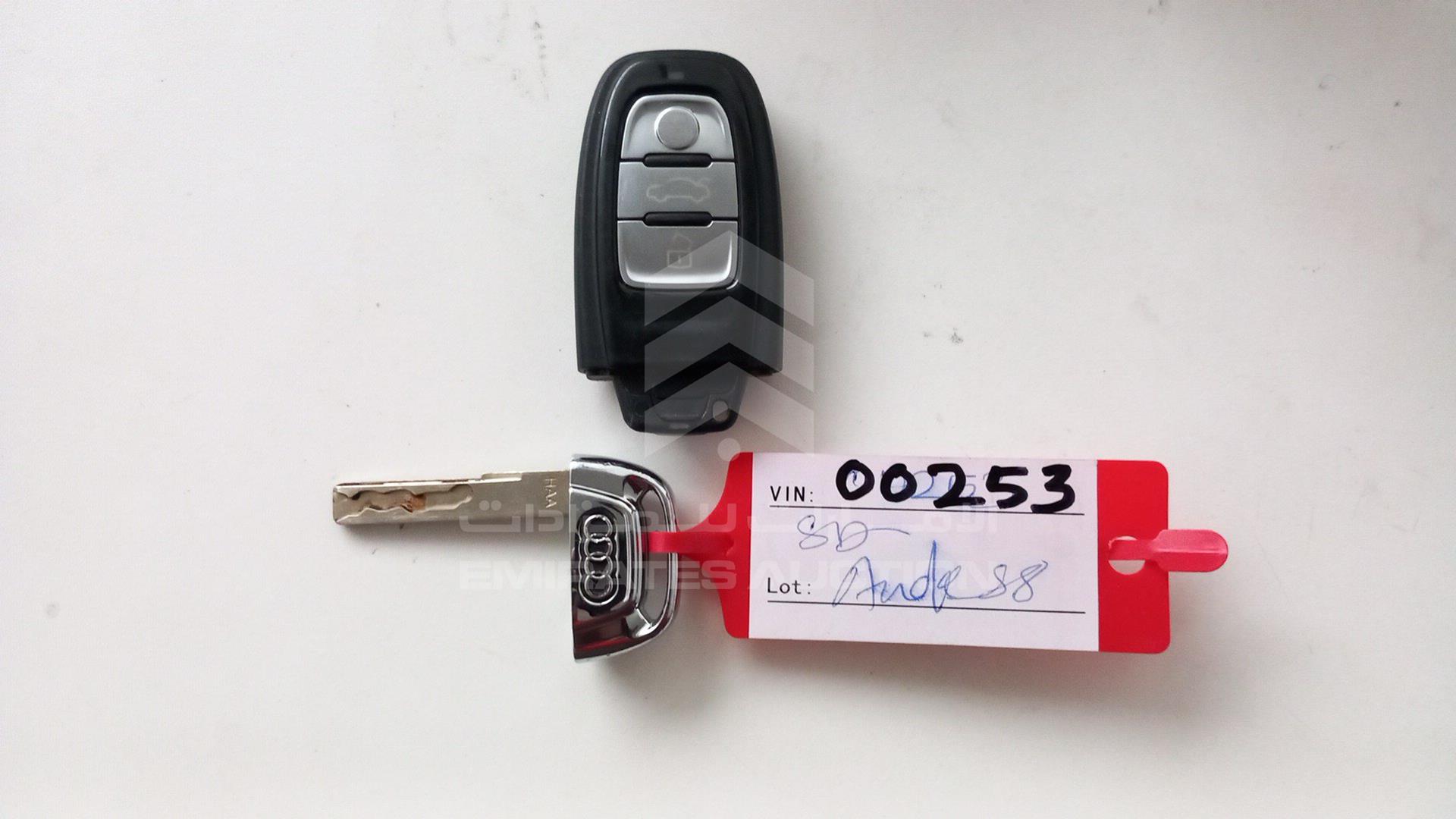 2016 AUDI S8 VIN: WAUG2BFD4GN000253