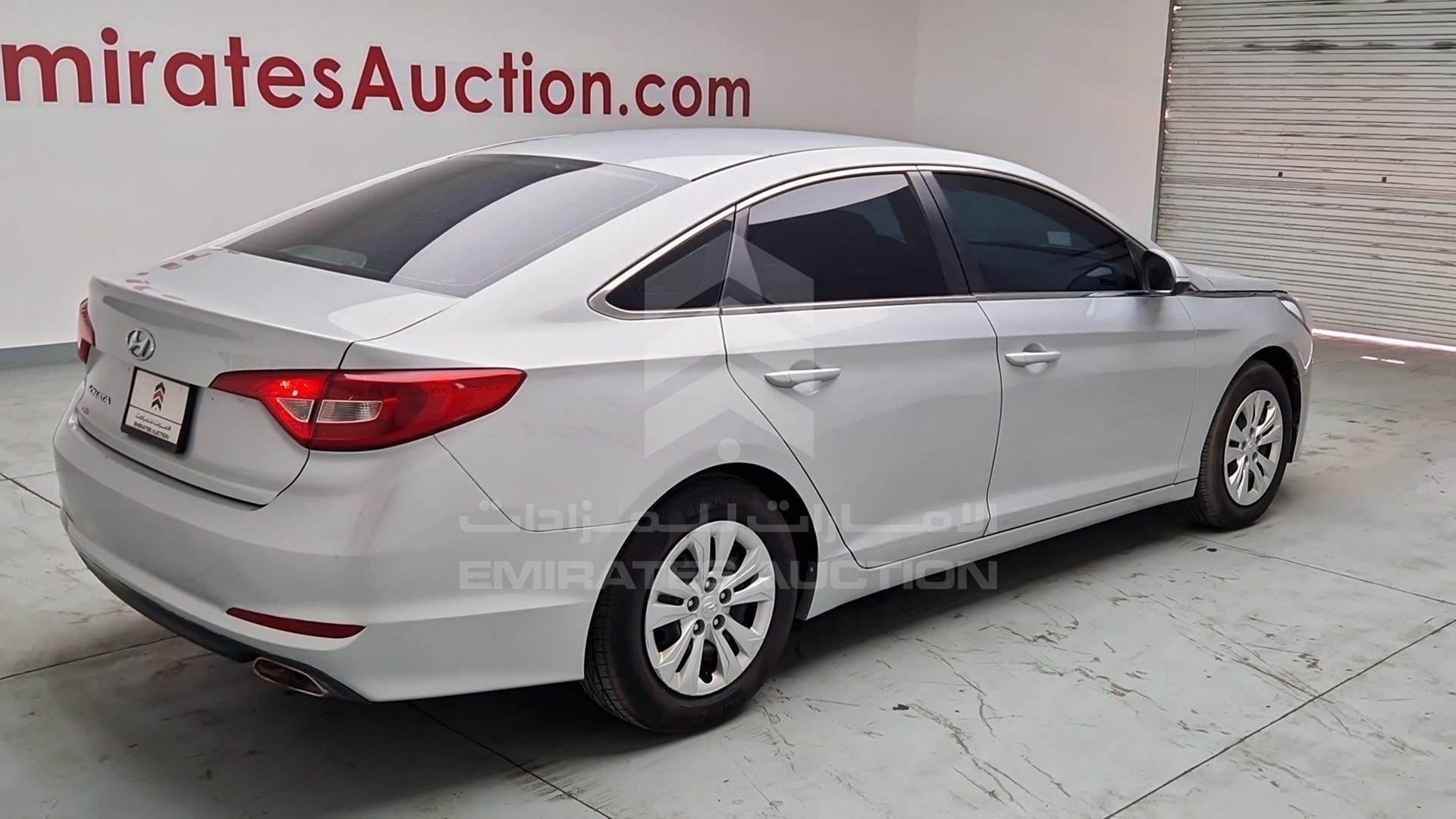 2016 HYUNDAI SONATA VIN: KMHE241G9GA207828
