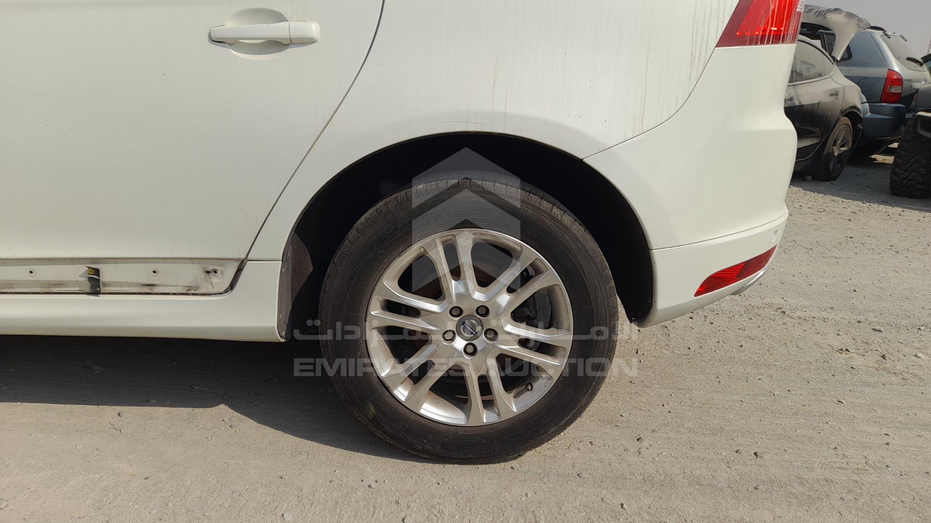 2014 VOLVO XC 60 VIN: YV147HDZ0E2558389
