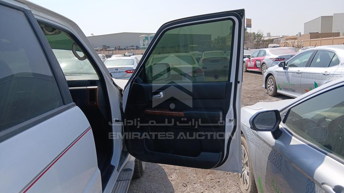 2021 Nissan Patrol — Front Right Door — Photo 28