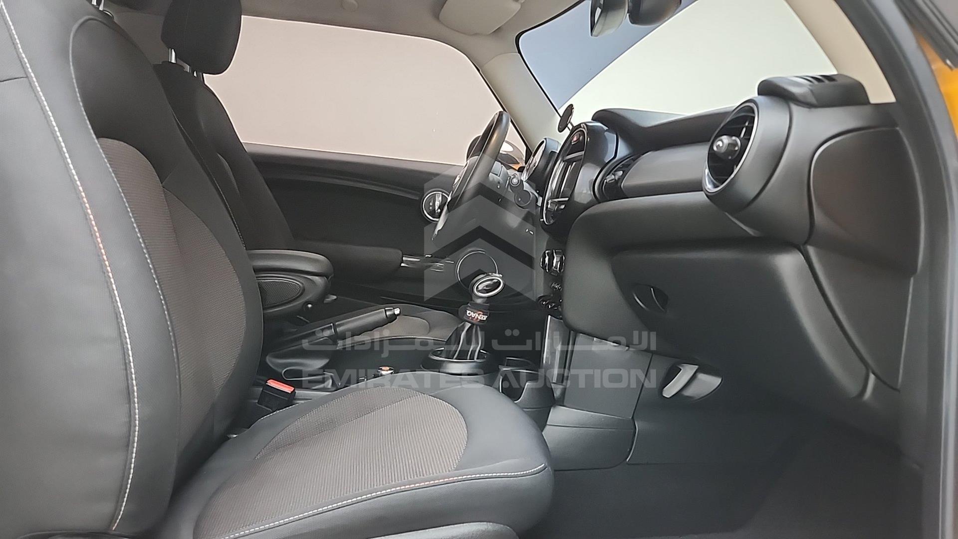 2016 MINI COOPER VIN: WMWXM5109G2A68567