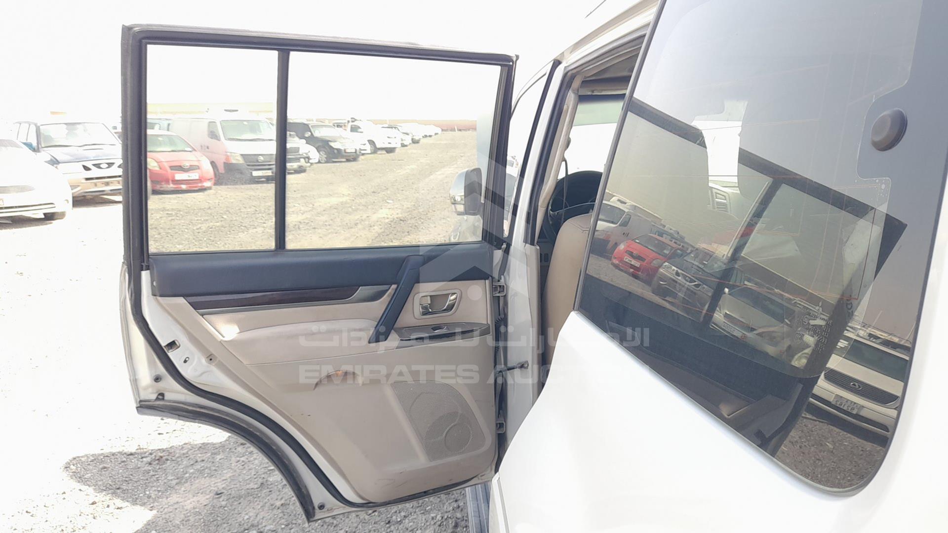 2012 MITSUBISHI PAJERO VIN: JMYLRV95WCJ704546