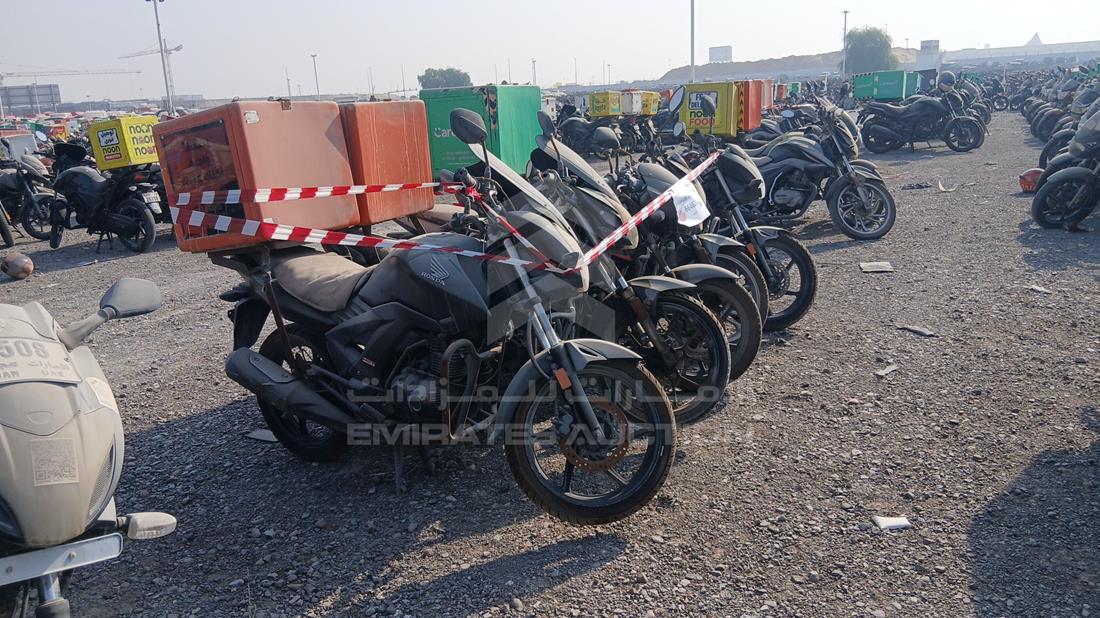 5 Motorbikes — Front Right Angle — Photo 11