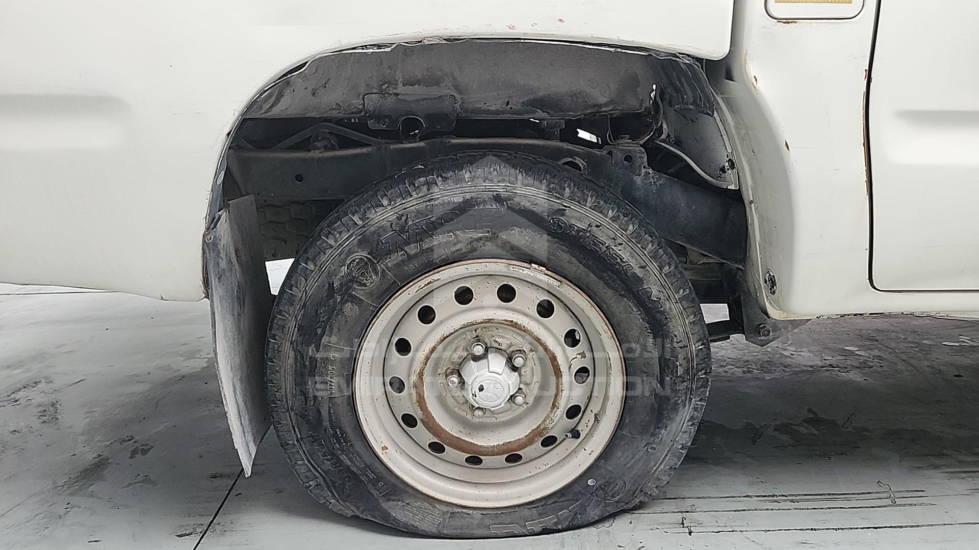 2005 TOYOTA HILUX VIN: JTFEM426450162201