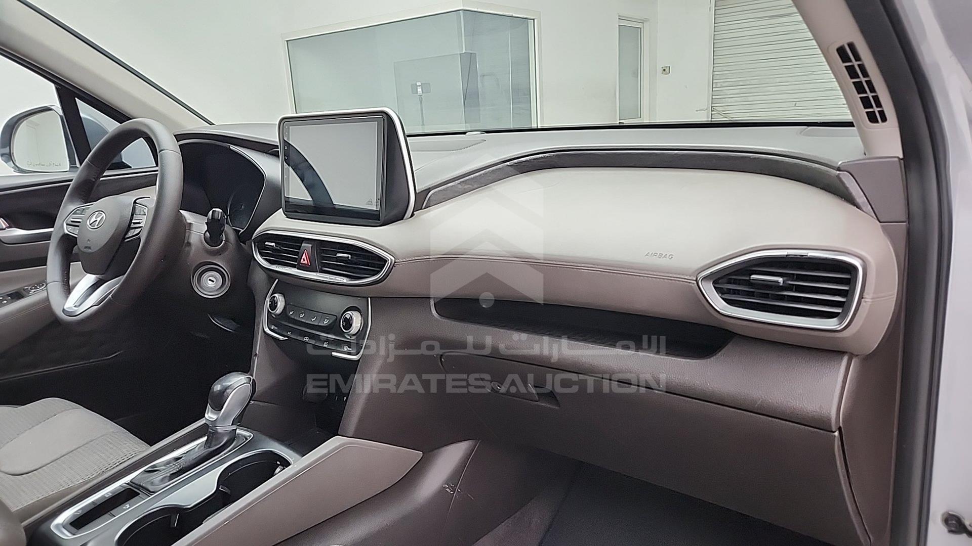 2019 HYUNDAI SANTA FE VIN: KMHS281D3KU077908