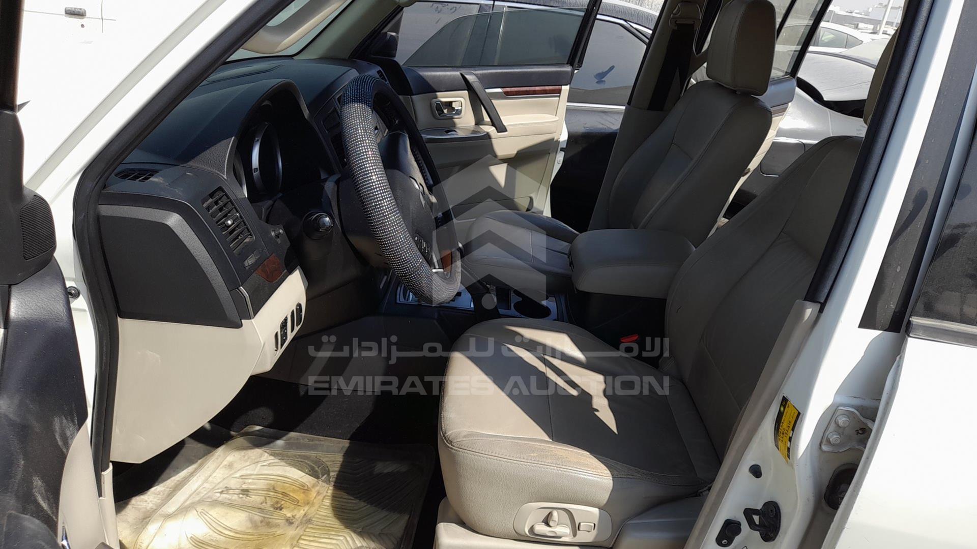 2014 MITSUBISHI PAJERO VIN: JMYLRV95WEJ705109
