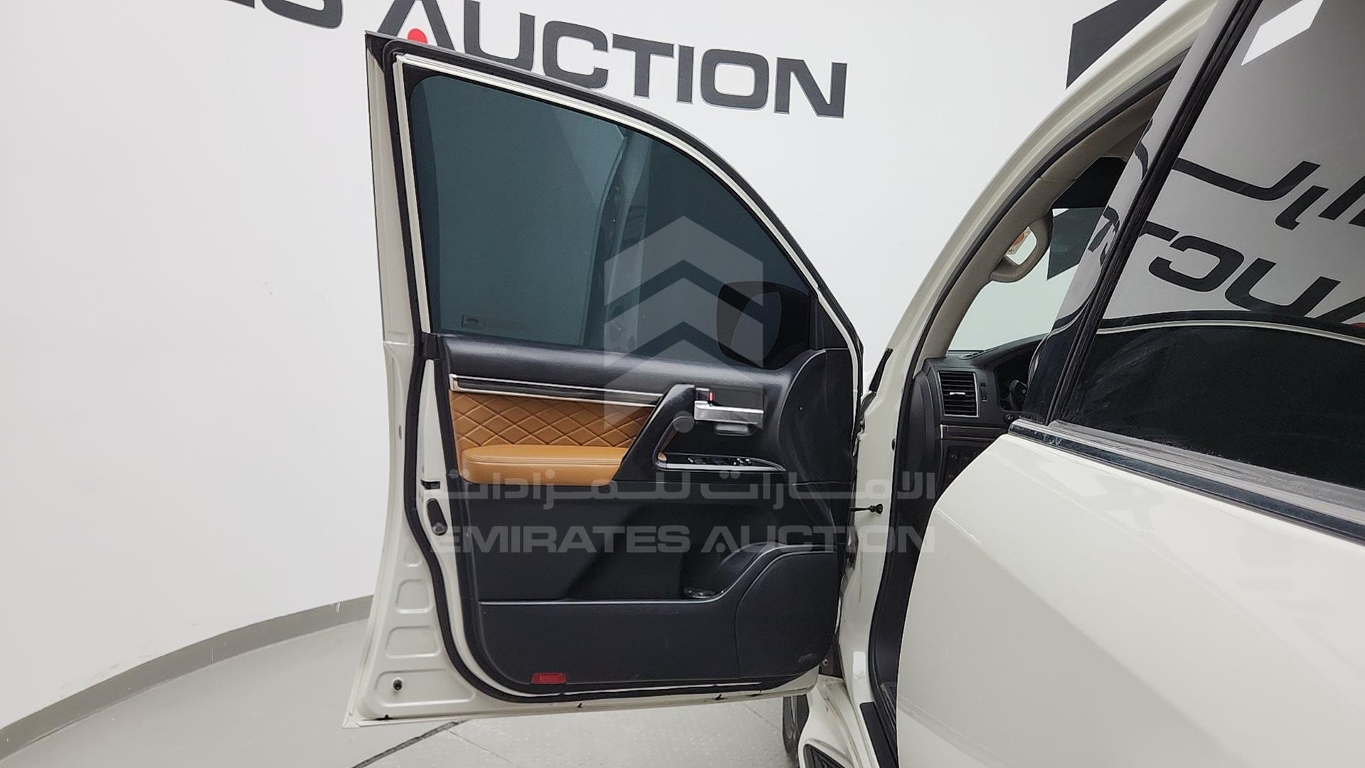 2021 TOYOTA LAND CRUISER VIN: JTMHX01J7M4225066