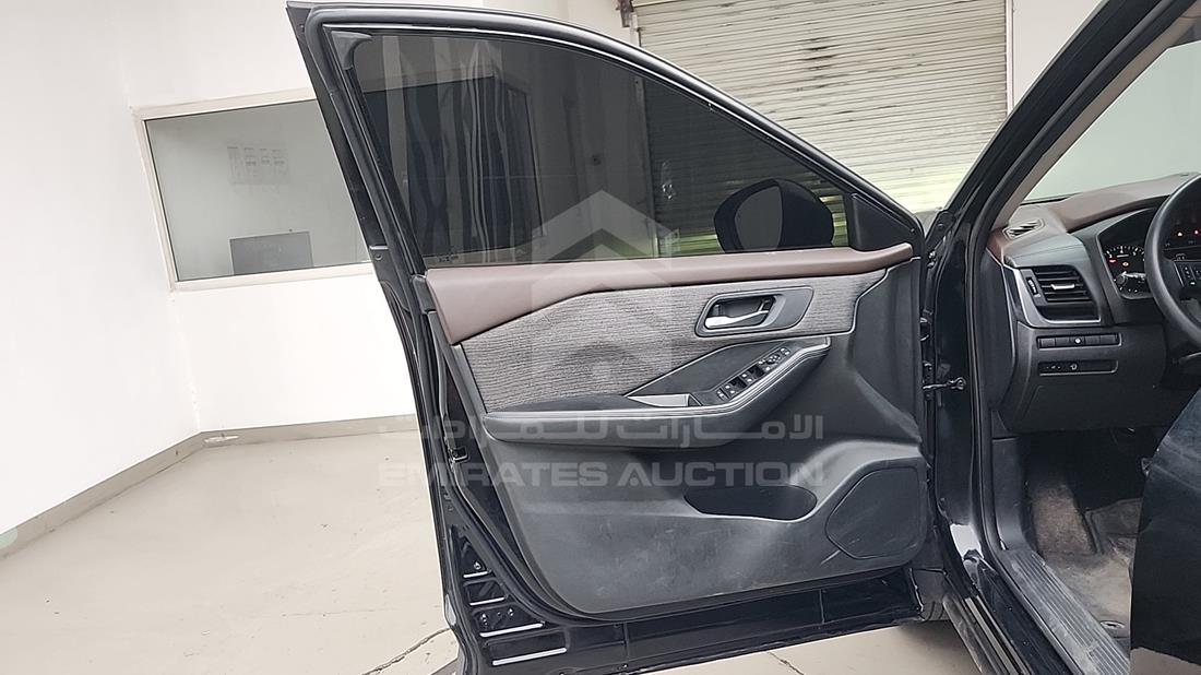 نيسان روج 2023 — الباب الأمامي الأيسر — صورة 12