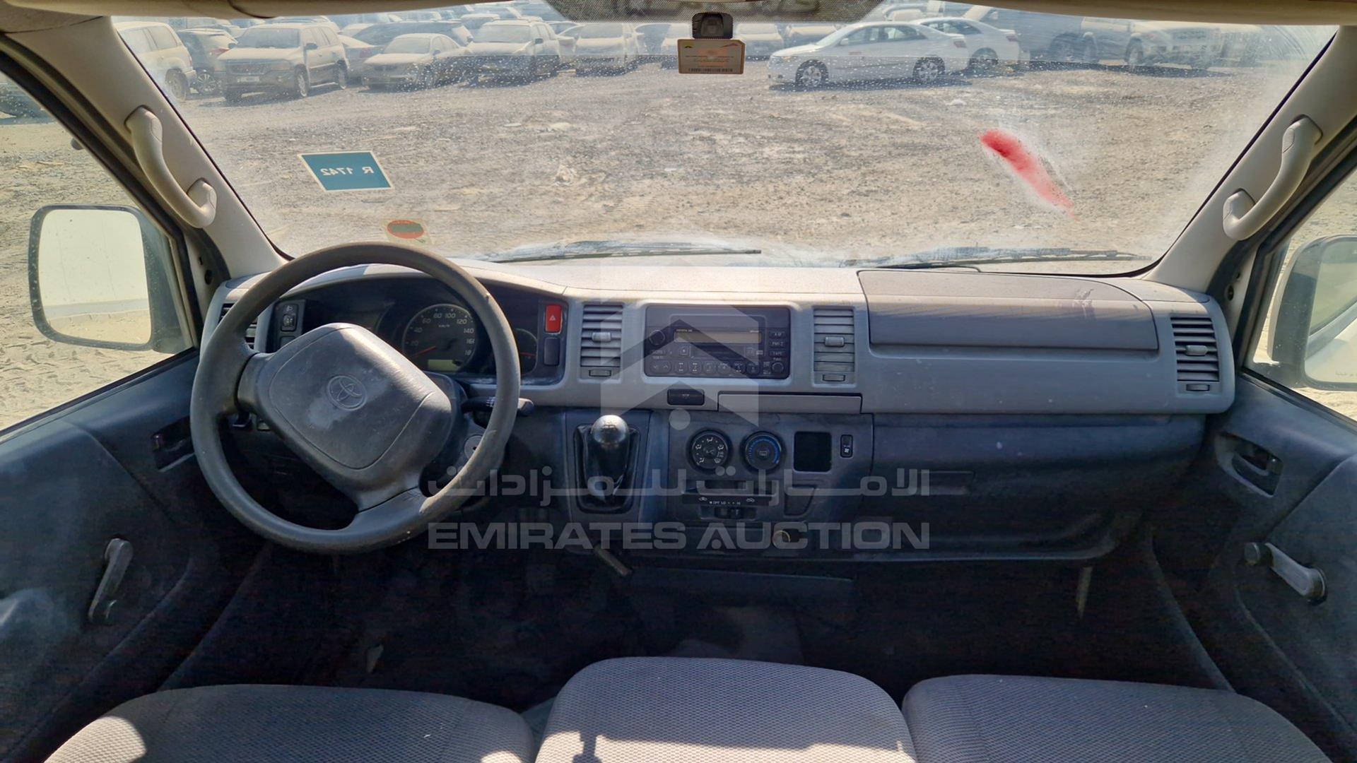 2011 TOYOTA HIACE VIN: JTGJX02P9B0040044