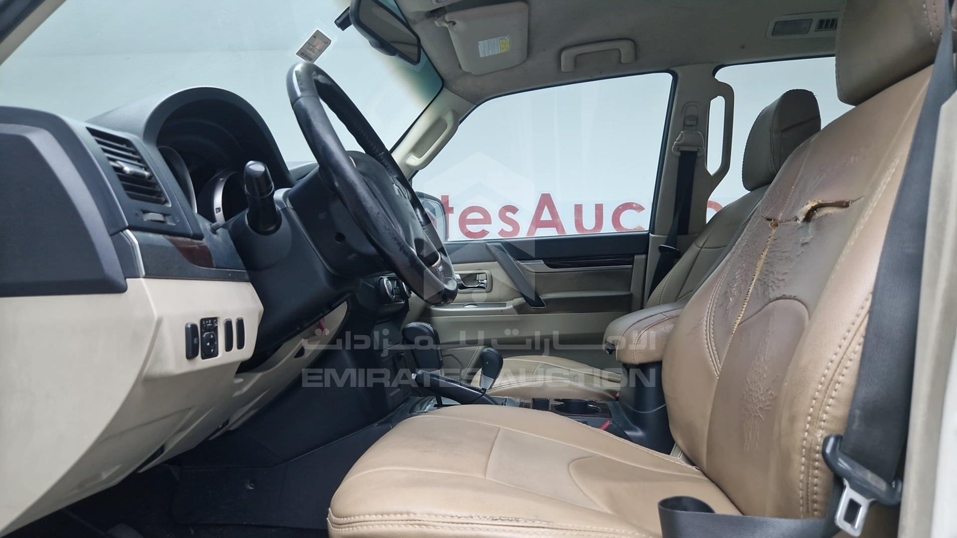 2011 MITSUBISHI PAJERO VIN: JMYLRV95WBJ708816