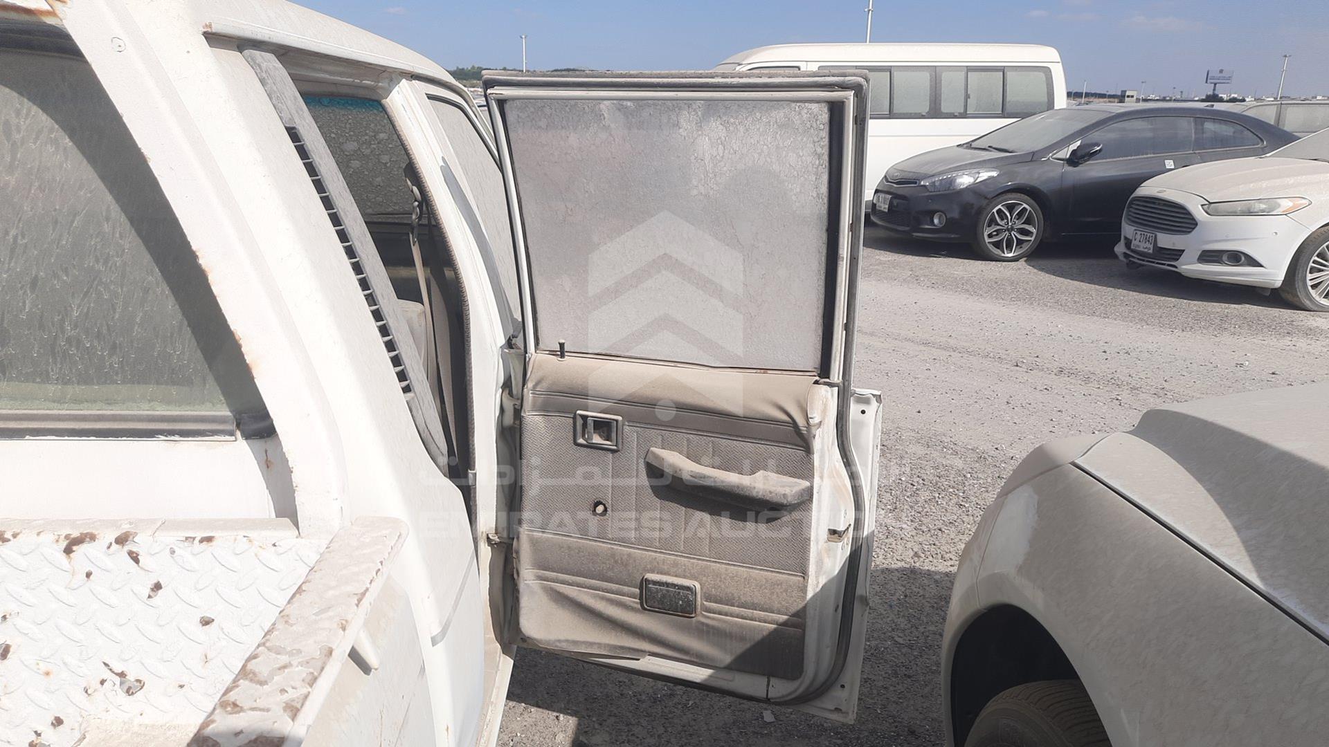 2001 MITSUBISHI L 200 VIN: JMYJNK1201P700268