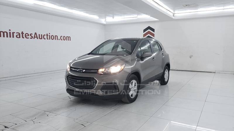 KL7CJKSB3LB353620 Auction: EmiratesAuction Lot: 409549 KL7CJKSB3LB353620 Chevrolet Trax 2020 BROWN Photo 1