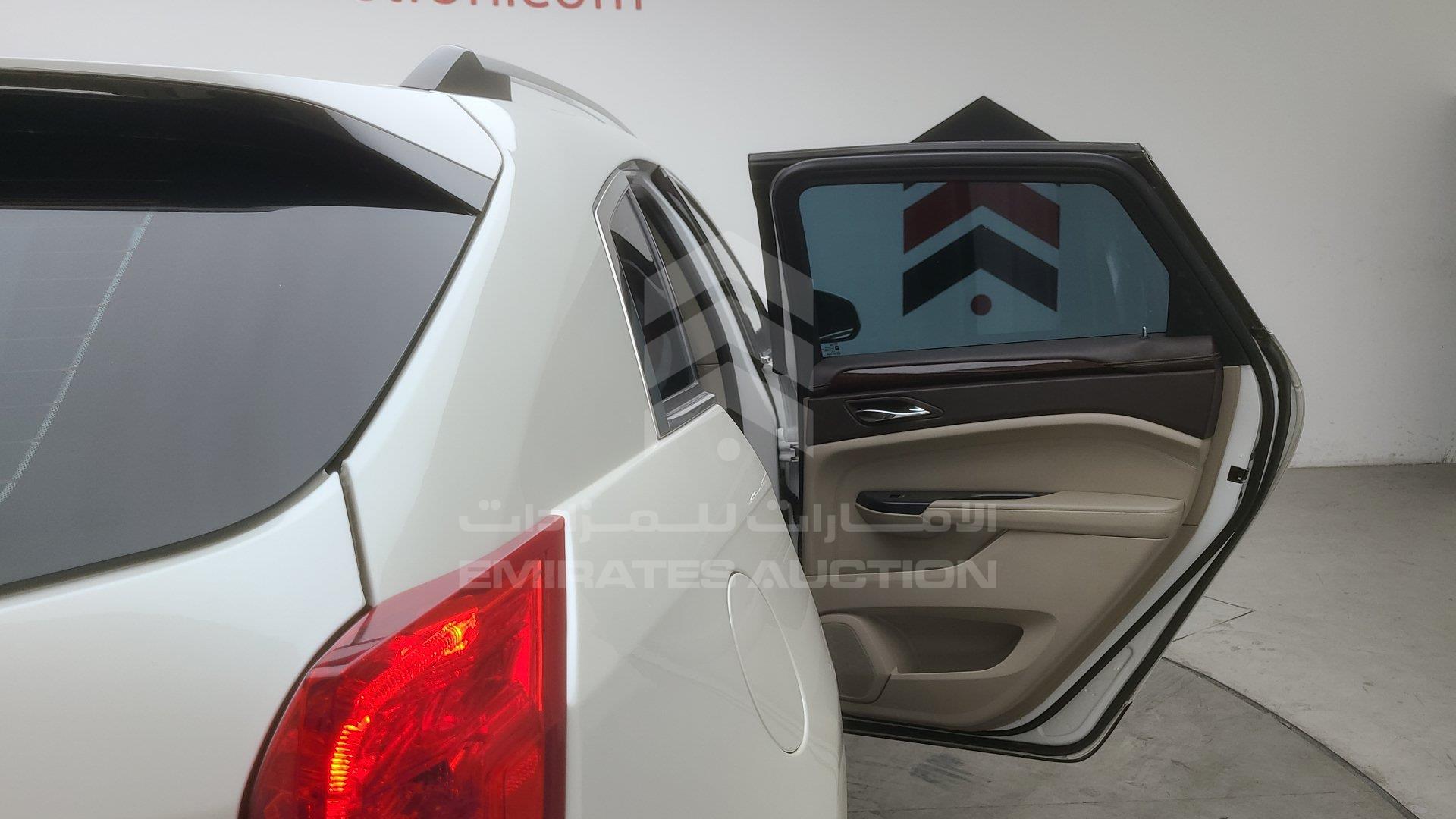 3GYFN9E32FS556311 - 2015 Cadillac SRX - #428187