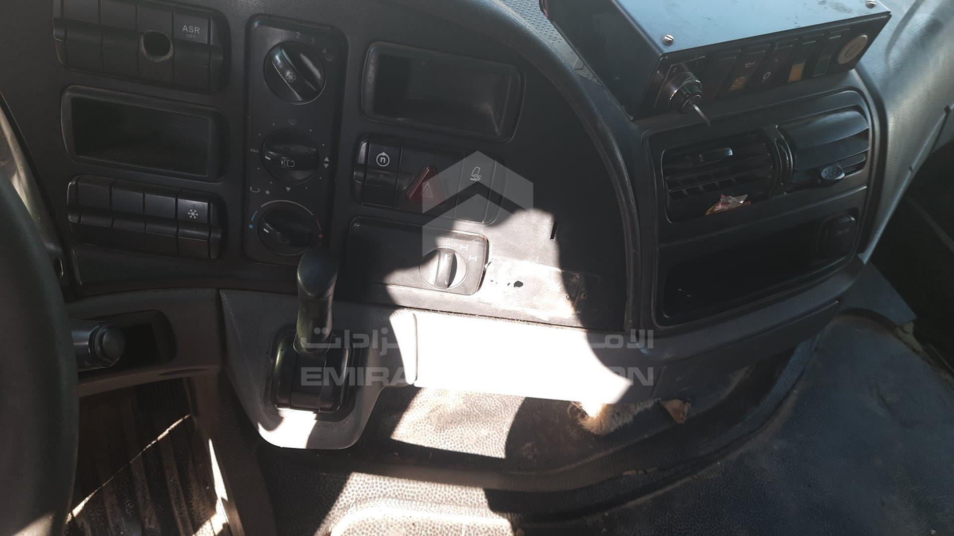 2009 MERCEDES ACTROS VIN: WDAKHCAA39L405584