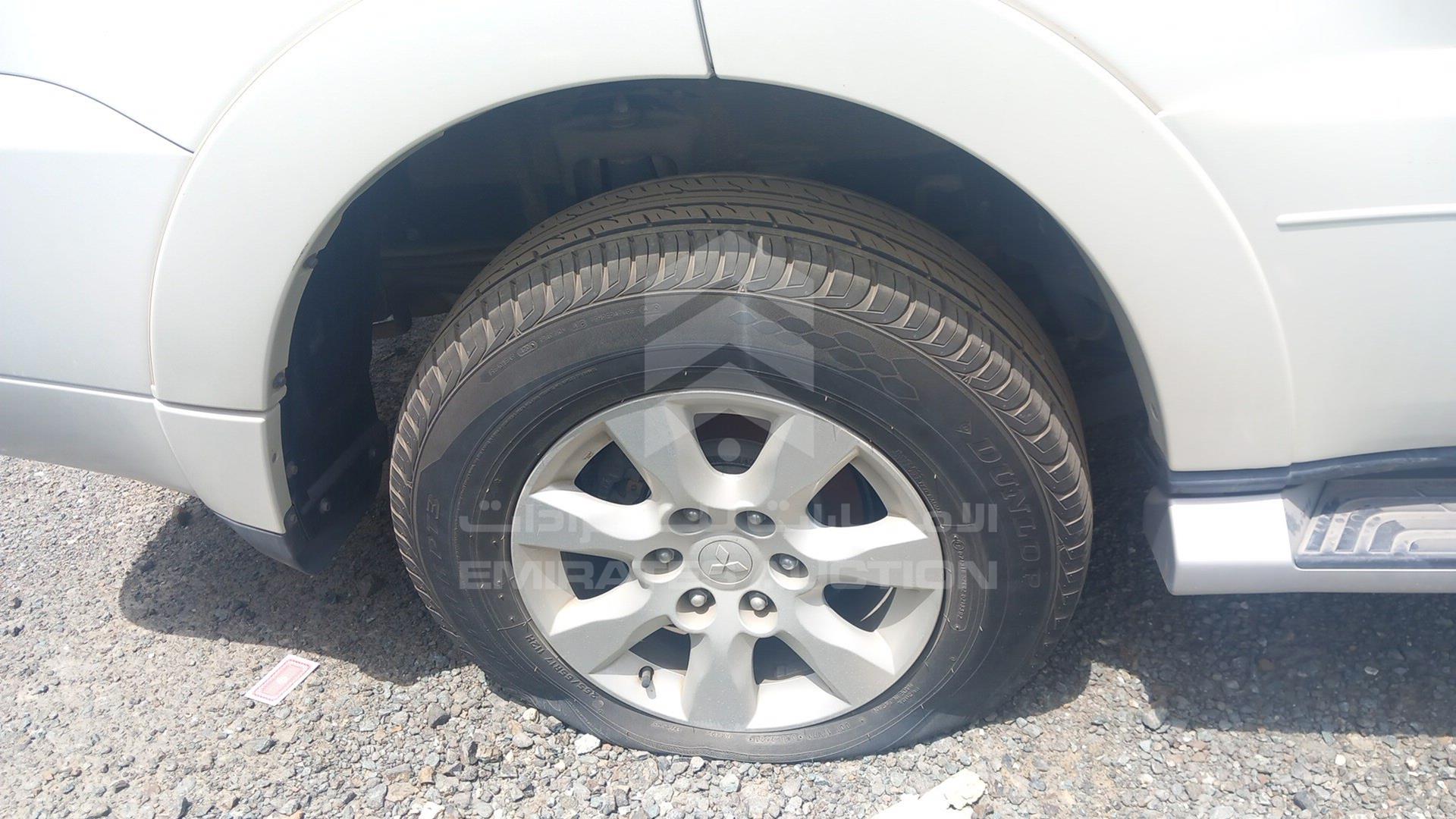 2017 MITSUBISHI PAJERO VIN: JE4MR62N1HJ708367