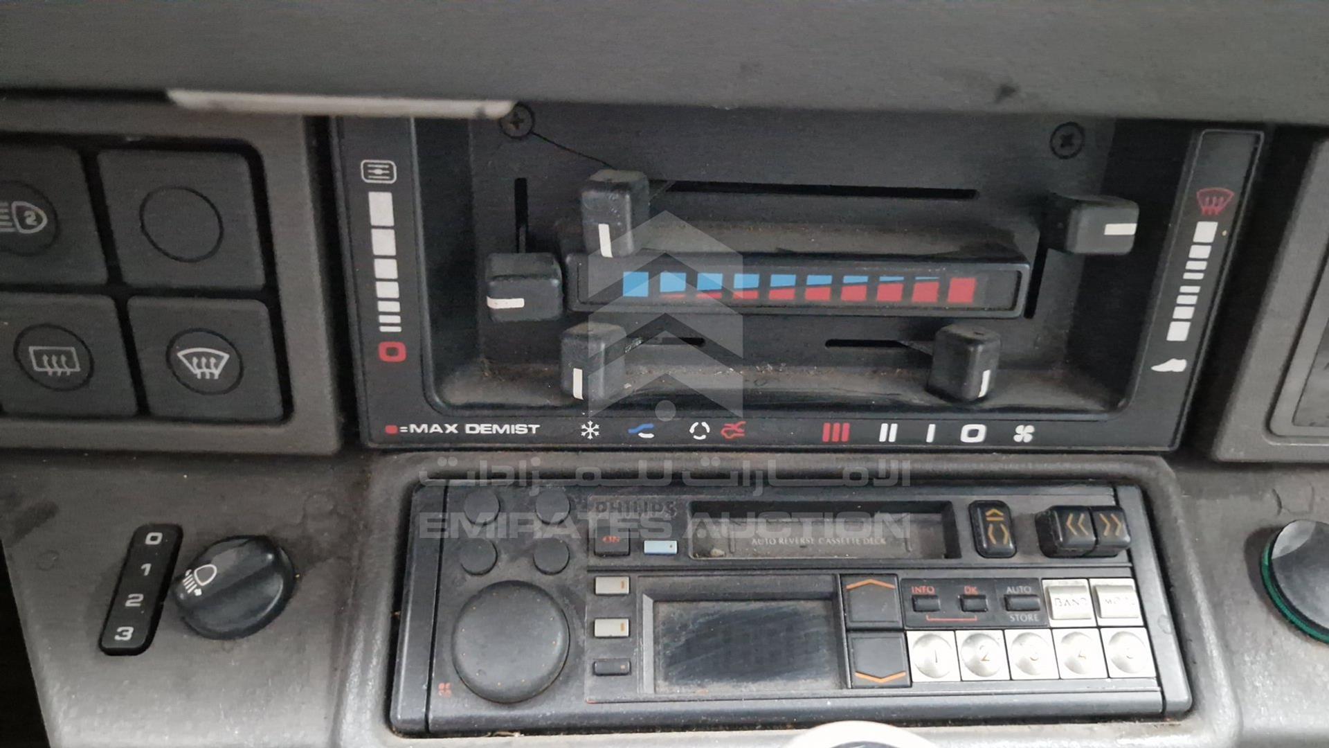 1984 LAND ROVER RANGE ROVER VIN: SALLHAMM4GA421015