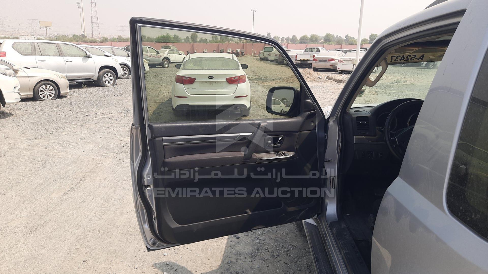2016 MITSUBISHI PAJERO VIN: JMYMRV85WGJ730396