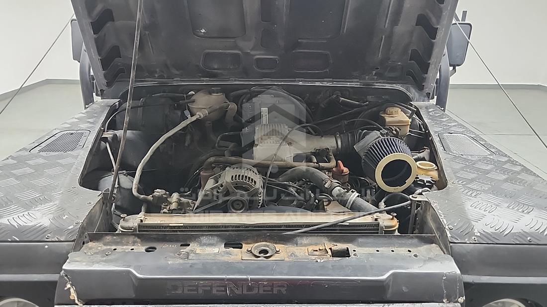 2011 Land Rover Defender — Engine Bay — Photo 26