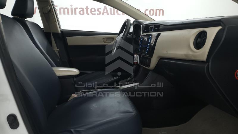 RKLBB9HE9J5206559 Auction: EmiratesAuction Lot: 404120 RKLBB9HE9J5206559 Toyota Corolla 2018 WHITE Photo 24