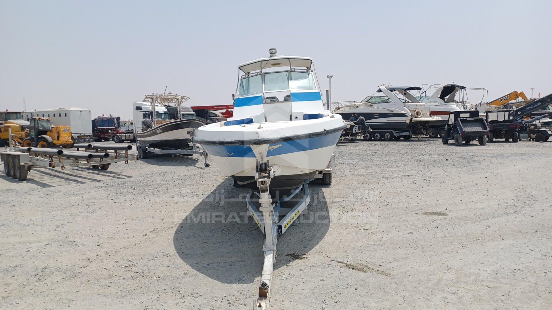 0 BOAT + TROLLEY --- VIN: 1300V23KD