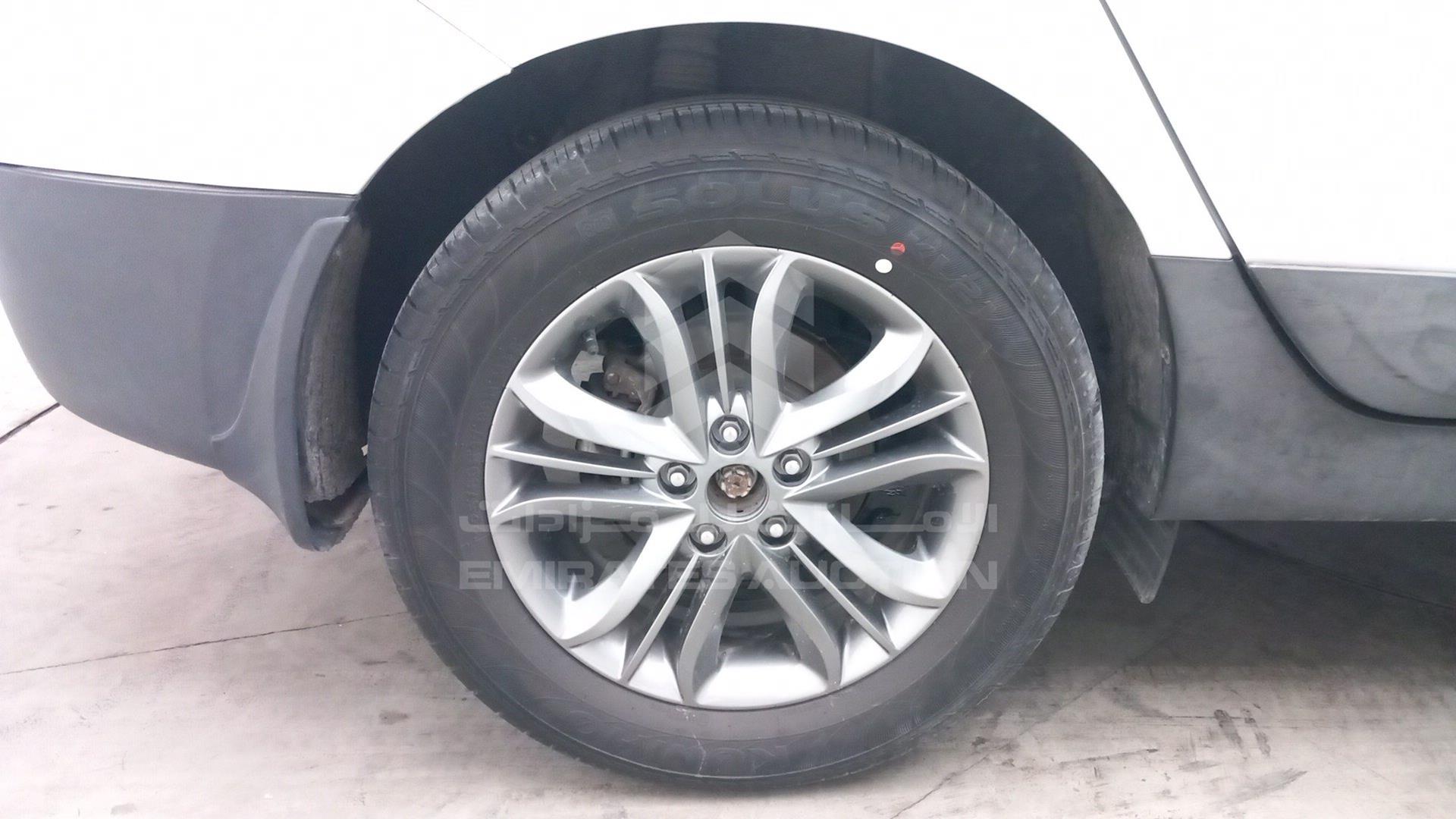 2015 HYUNDAI TUCSON VIN: KMHJT81E0FU045036