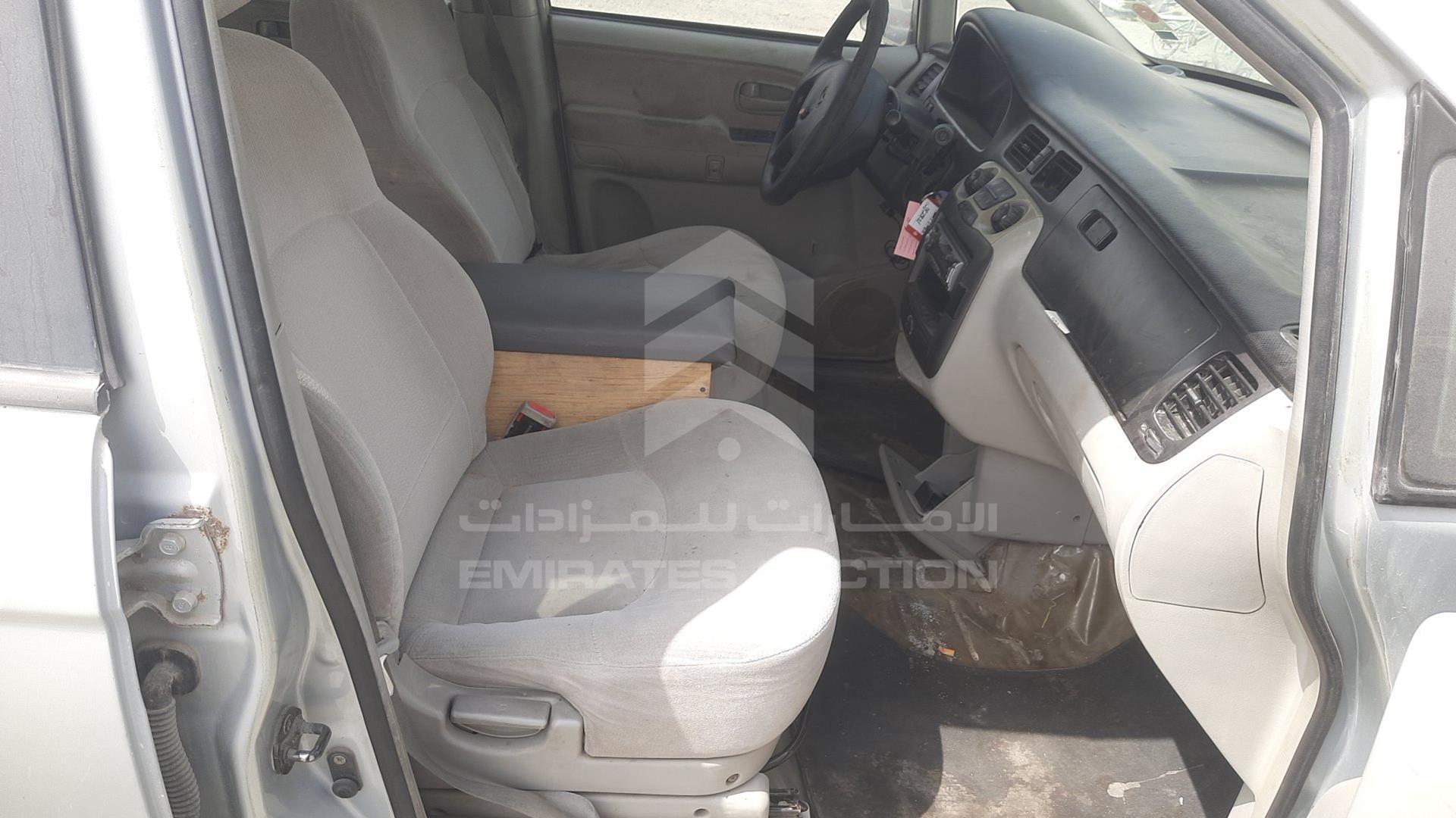 2006 HYUNDAI TRAJET VIN: KMHMG81CX6U277143