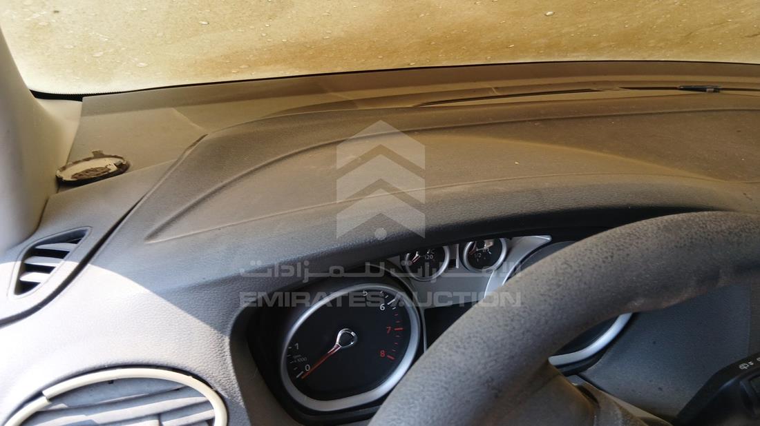 2010 Ford Focus — Front Left Driver Dashboard View — Photo 11