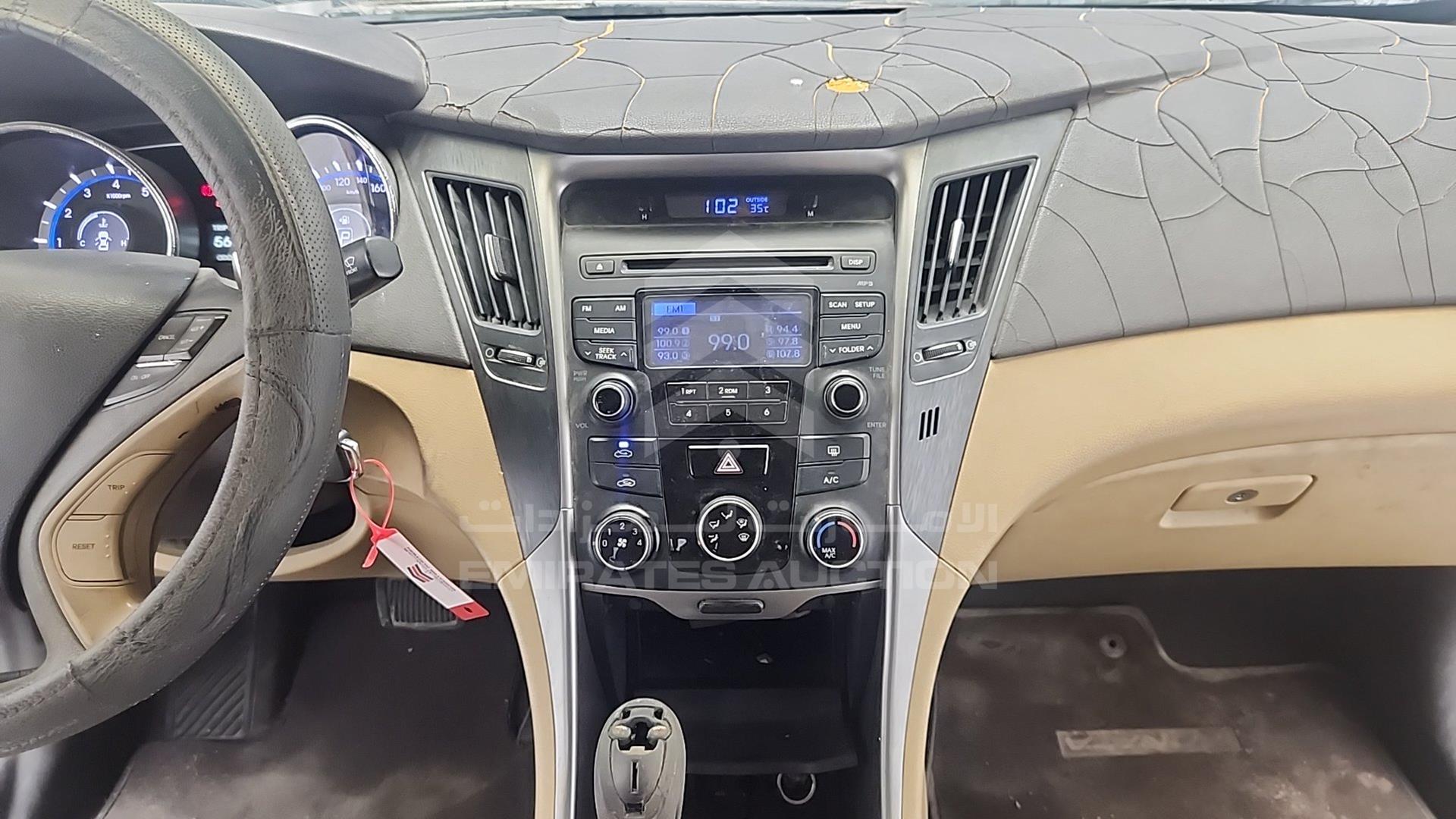 2014 HYUNDAI SONATA VIN: KMHEB41CXEA557706