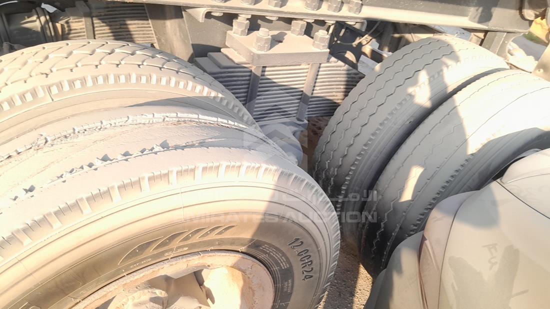 2006 Mercedes Truck — Rear Left Tyre — Photo 28