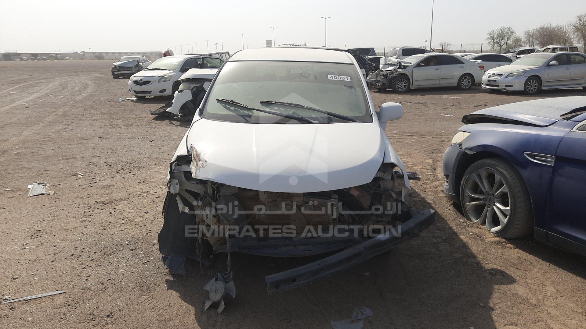 2011 NISSAN TIIDA VIN: 3N1BC1A61BK203695