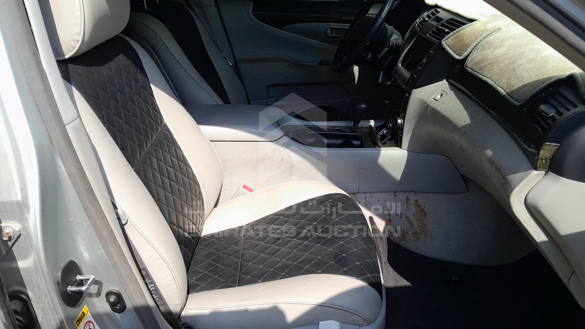 2009 LEXUS LS 460 VIN: JTHCL46F295003617