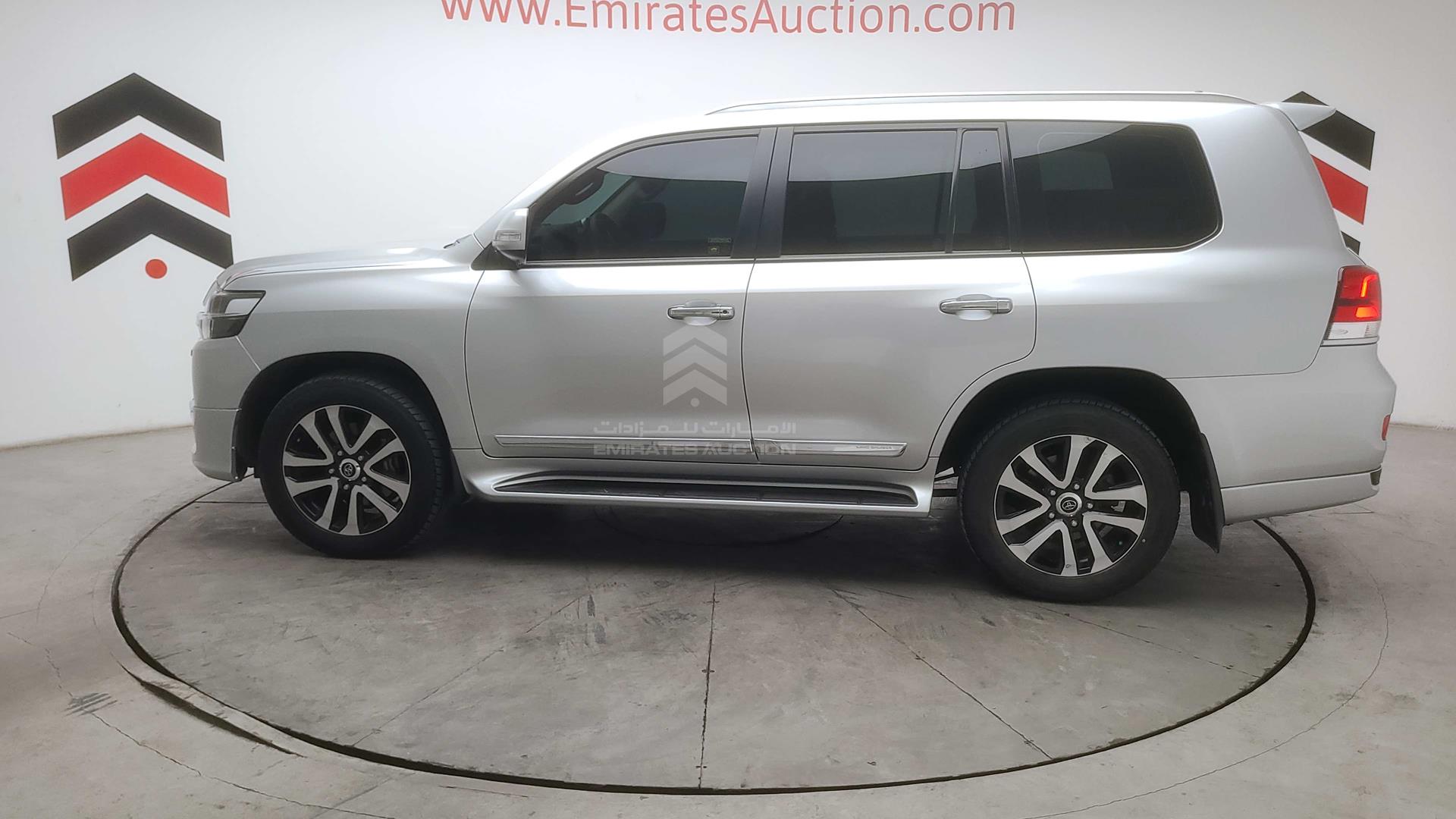 2019 TOYOTA LAND CRUISER VIN: JTMHX01J6K4189139