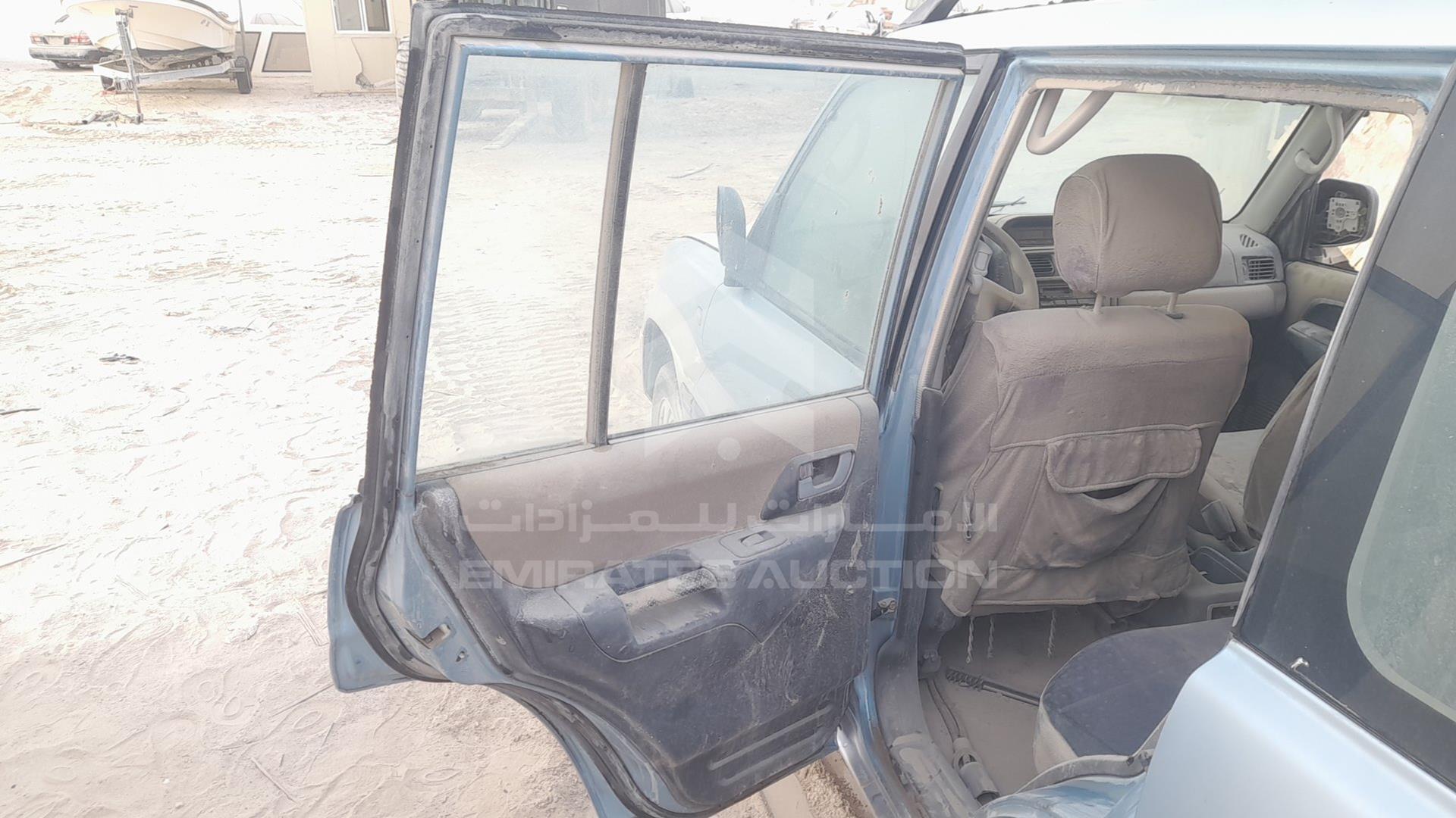 2003 MITSUBISHI PAJERO VIN: JMYLRH77W3Z704284