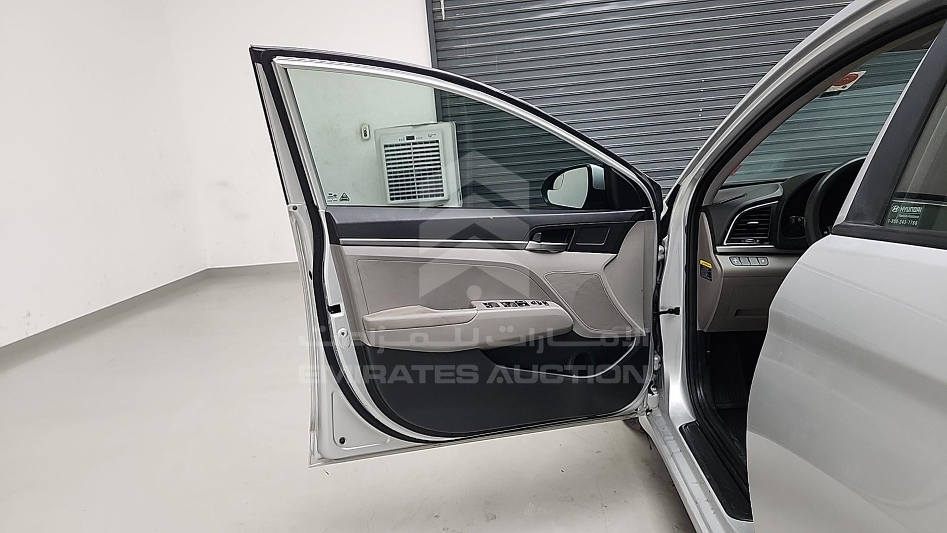 2018 HYUNDAI ELANTRA VIN: 5NPD74LF8JH376096