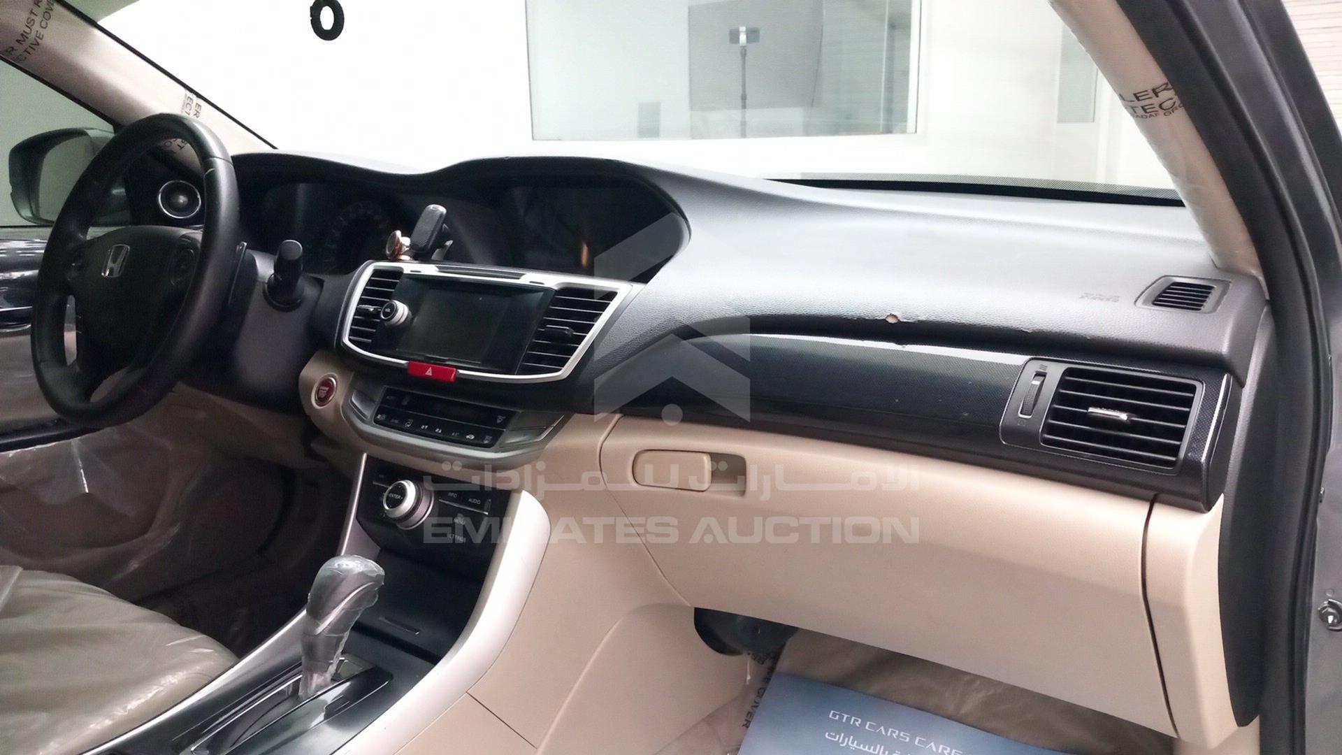 2016 HONDA ACCORD VIN: LUCCR3643G3400962