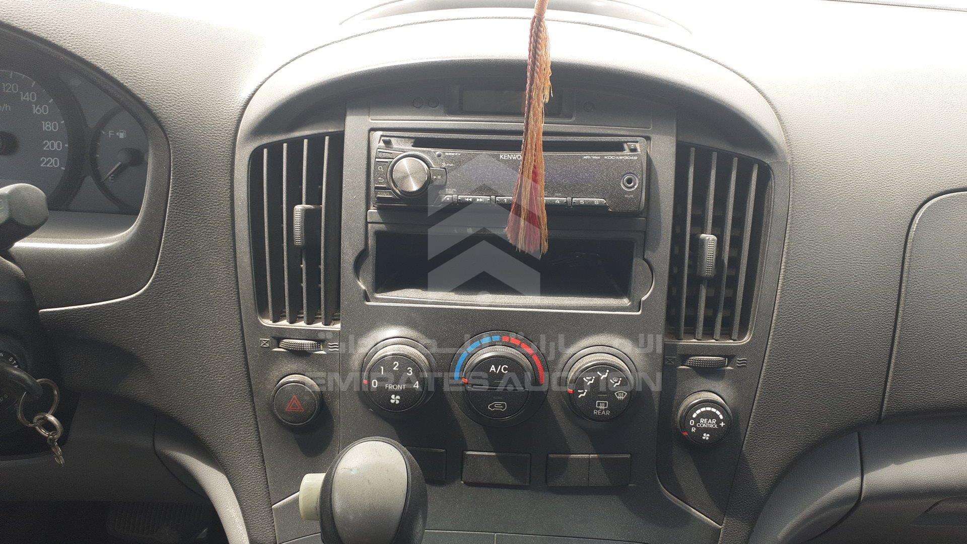 KMJWA37R4DU531093 - 2013 Hyundai H1 - #357801